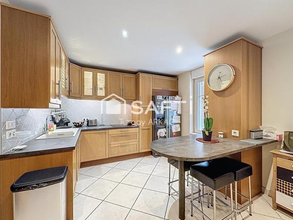 Maison familiale clé en main avec piscine, double garage