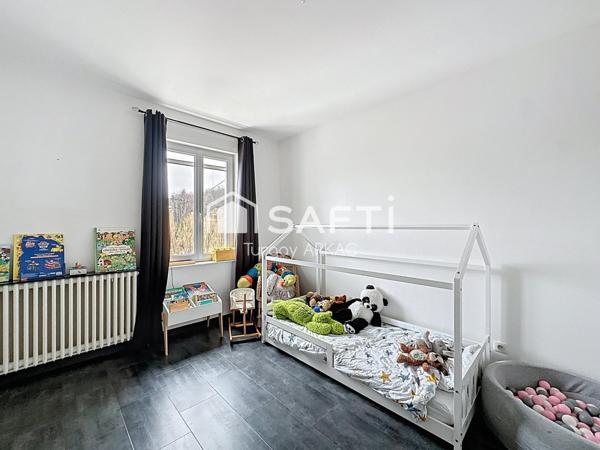 Maison familiale clé en main avec piscine, double garage