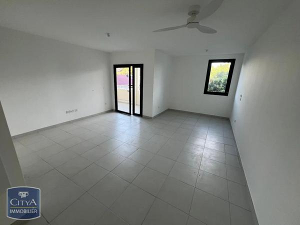 Appartement à louer 1 pièce 41.34m² Le Tampon (97430)