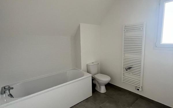 Maison à louer    4 pièces • 100,47 m2 Notre-Dame-de-Gravenchon