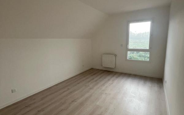 Maison à louer    4 pièces • 100,47 m2 Notre-Dame-de-Gravenchon