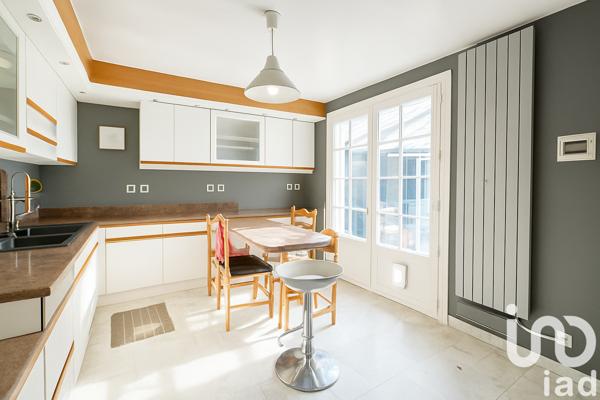Maison à vendre 7 pièces 176 m² Saint-Maur-des-Fossés