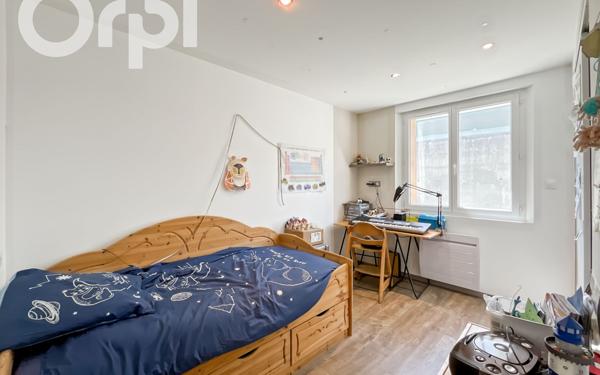 Appartement à vendre    6 pièces •  Aubenas