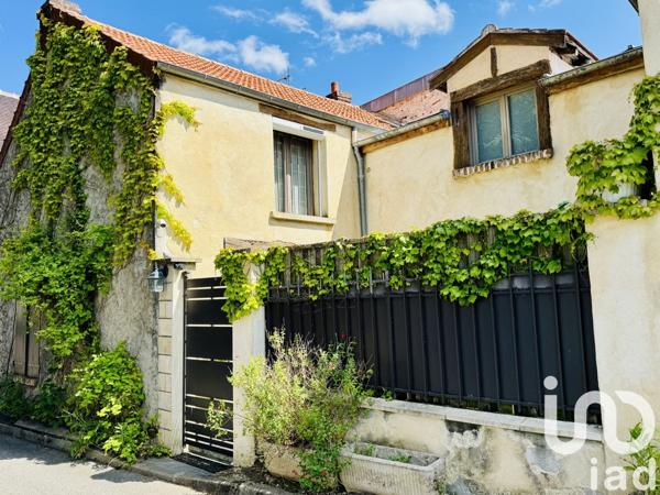 Maison de village 4 pièces de 125 m² à Le Tremblay-sur-Mauldre (78490)