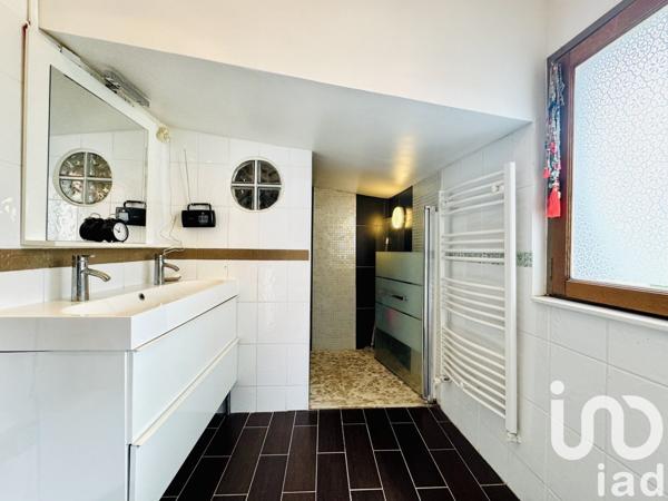 Maison de village 4 pièces de 125 m² à Le Tremblay-sur-Mauldre (78490)