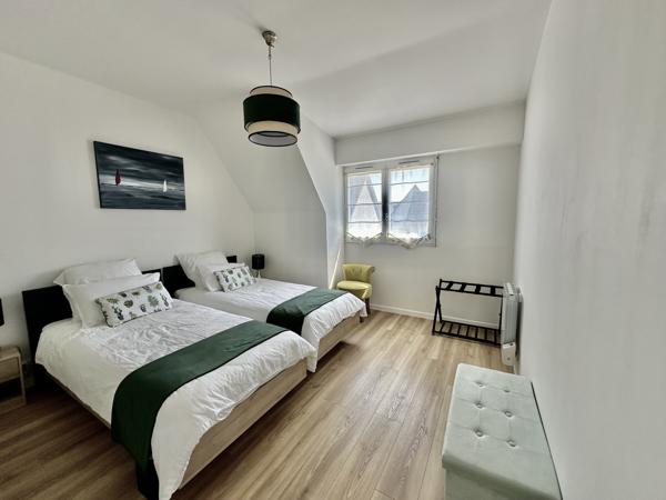 Maison
         4 pièces
        - 110 m² 240 000 € *