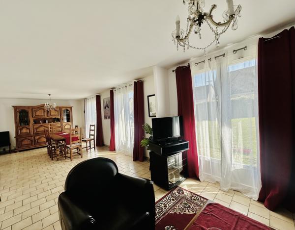 Maison
         4 pièces
        - 110 m² 240 000 € *