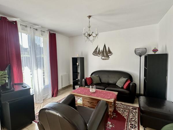 Maison
         4 pièces
        - 110 m² 240 000 € *
