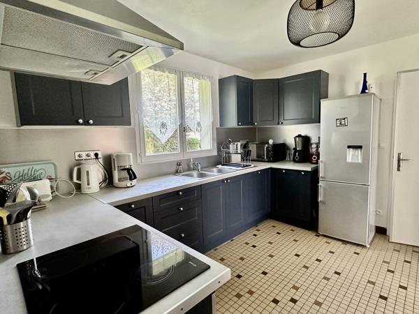 Maison
         4 pièces
        - 110 m² 240 000 € *