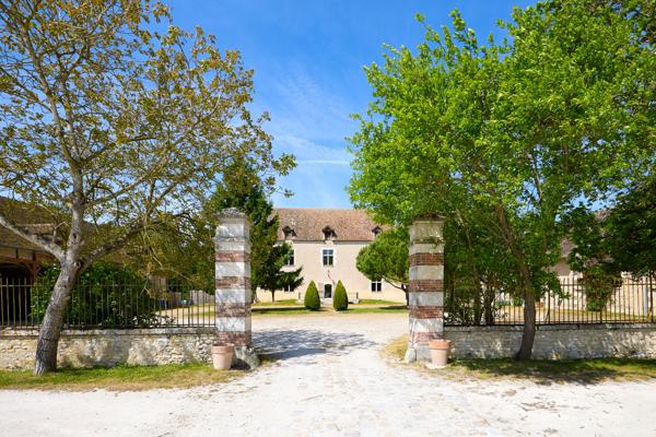 Maison
         11 pièces
        - 395 m² Bien prestige 1 100 000 € *