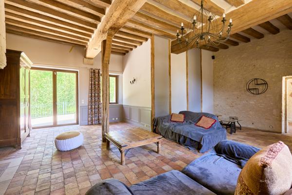 Maison
         11 pièces
        - 395 m² Bien prestige 1 100 000 € *