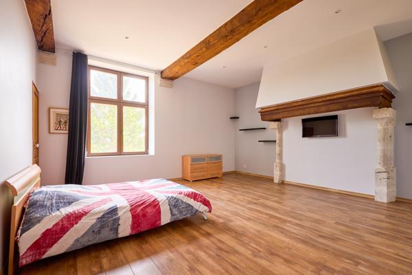 Maison
         11 pièces
        - 395 m² Bien prestige 1 100 000 € *