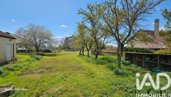 Maison à vendre 10 pièces 237 m² Ainay-le-Château
