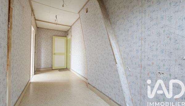 Maison à vendre 10 pièces 237 m² Ainay-le-Château