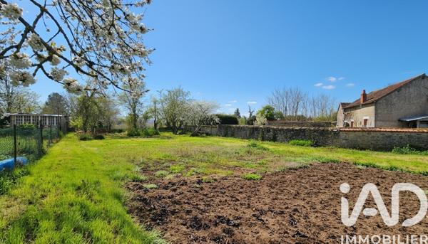 Maison à vendre 10 pièces 237 m² Ainay-le-Château