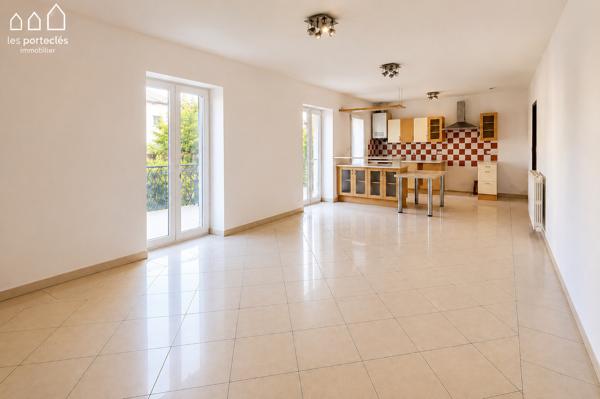 T4 avec terrasse de 30 m², ascenseur et cave 164 000 €
