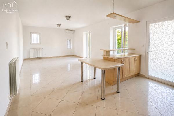 T4 avec terrasse de 30 m², ascenseur et cave 164 000 €
