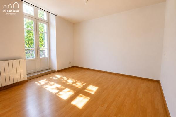 T4 avec terrasse de 30 m², ascenseur et cave 164 000 €