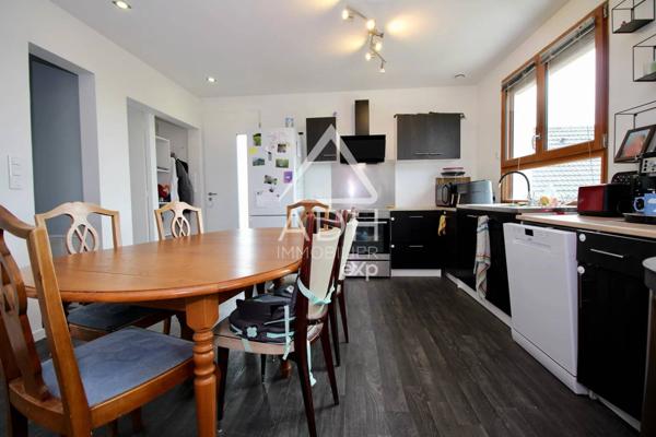 A VENDRE à NEAUPHLE LE CHATEAU maison 6 pièces - 117m2