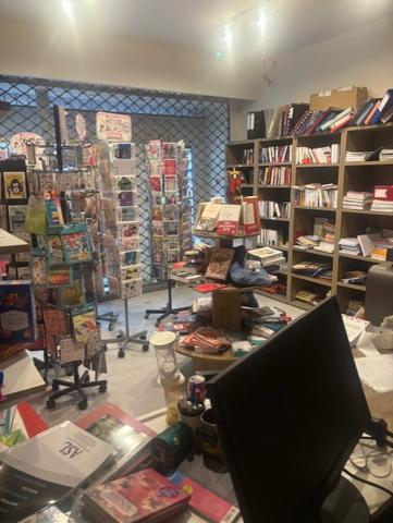 Paris (75014) local 60M2 Porte d'Orléans