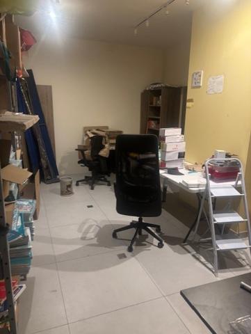 Paris (75014) local 60M2 Porte d'Orléans