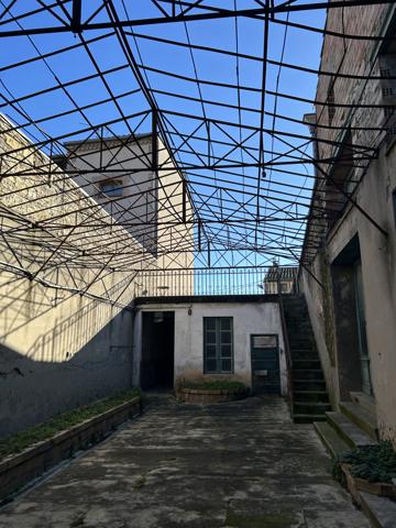 Beaucoup de cachet pour cet Immeuble historique au centre de Bram. 450m² pour investir  Bram (11150)