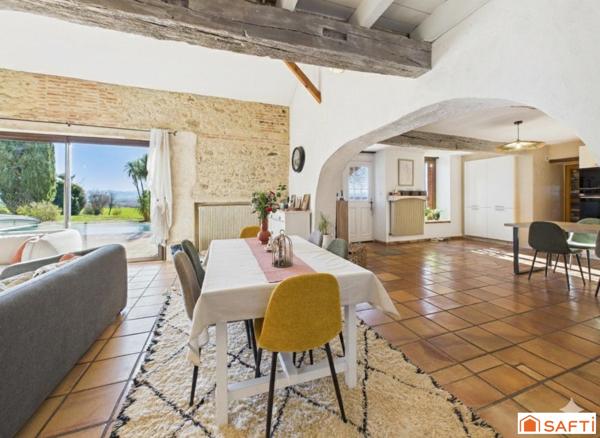 Magnifique Corps de Ferme Rénové Vue Pyrénées!!!