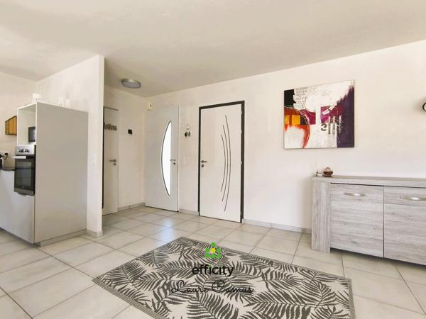 Maison
         4 pièces
        - 84 m² 304 942 € *