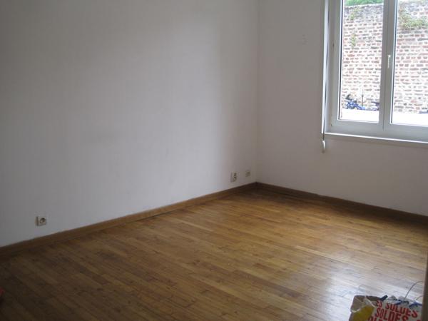 A LOUER APPARTEMENT PROCHE GARE ET CENTRE VILLE ST QUENTIN 02100