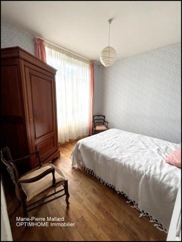Maison de 9 pièces à ROYERE DE VASSIVIERE (23)