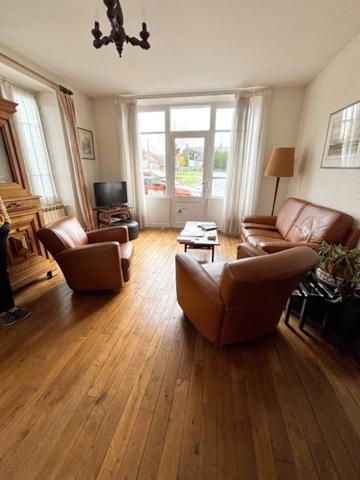 Maison de 9 pièces à ROYERE DE VASSIVIERE (23)
