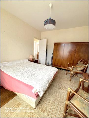 Maison de 9 pièces à ROYERE DE VASSIVIERE (23)