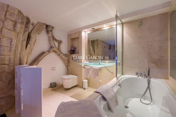 PARIS 6ème arrondissement - LOFT SUR TROIS NIVEAUX - SAINT GERMAIN DES PRES