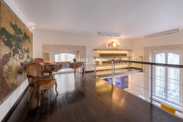 PARIS 6ème arrondissement - LOFT SUR TROIS NIVEAUX - SAINT GERMAIN DES PRES