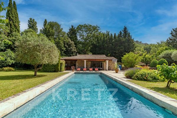 Authentique Mas Provençal rénové dans un écrin de verdure
