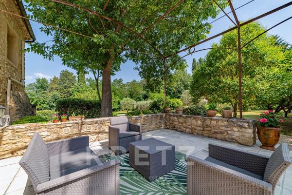 Authentique Mas Provençal rénové dans un écrin de verdure
