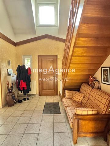 Maison à Doullens, 80600 - 8 pièces 180m²