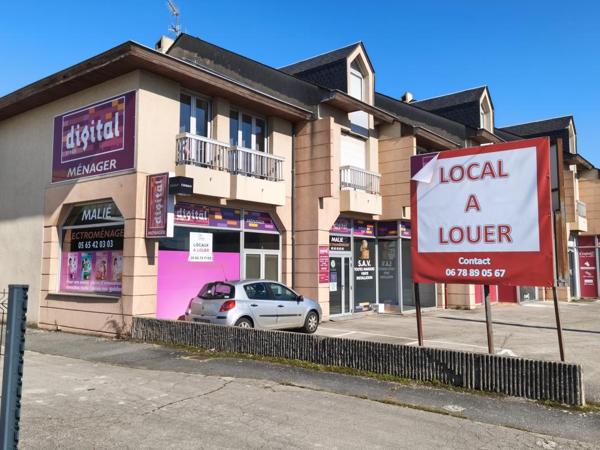 Onet le Château, Route de Séverac, local commercial de 400 m² avec belles vitrines