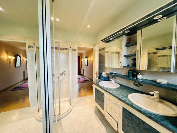 Maison 153m² - 5 chambres -sous sol - Jardin - Châtellerault