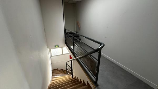 Locaux d'activité bureau et stockage à louer zone d'activités de Nogent Sur Oise