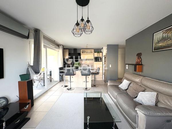 Charmant T3 lumineux avec balcon et garage en plein coeur de Givors