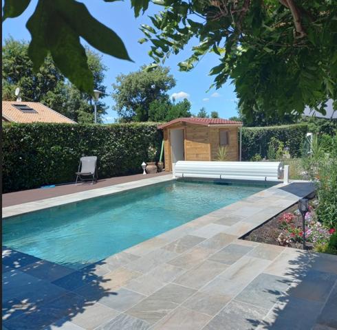 Cestas (33610) Maison familiale avec piscine en viager occupé – Cestas Bourg (33610)