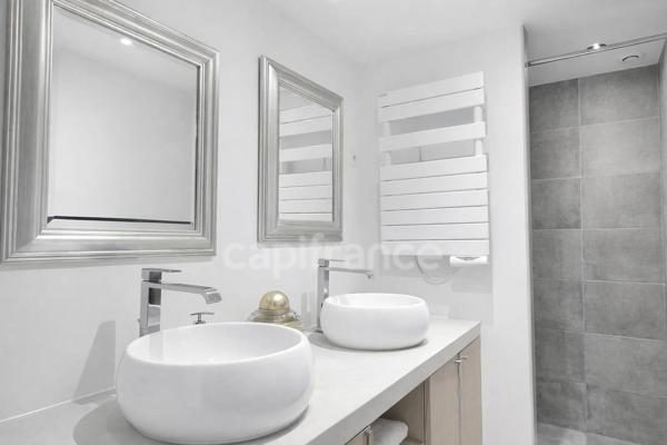 LOFT CONTEMPORAIN 202 m² – QUARTIER BERGÈRES | PORTES DE LA DÉFENSE - TERRASSE 25 m² – PARKING