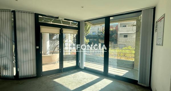 À vendre Local commercial 71 m² - Avignon 84000