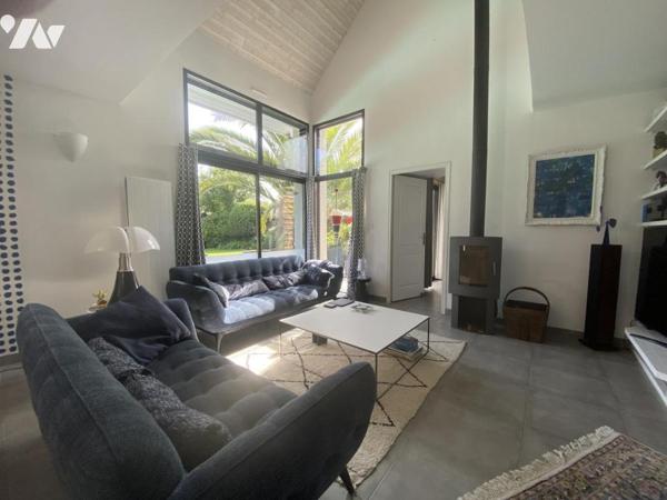 MAISON RECENTE AVEC PISCINE ET DEPENDANCE - SECTEUR KERDINIO