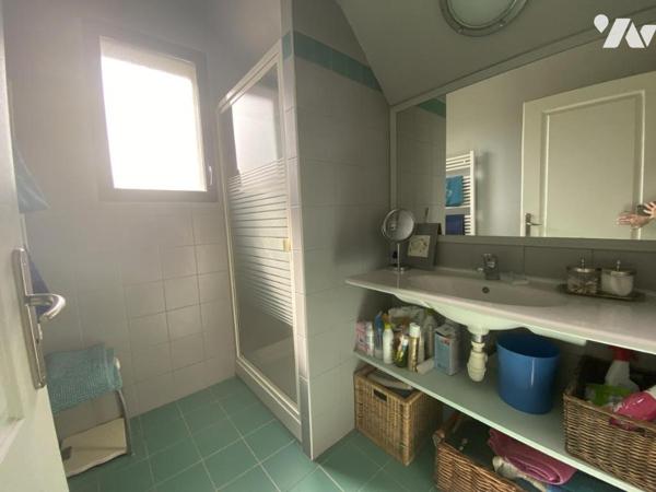 MAISON RECENTE AVEC PISCINE ET DEPENDANCE - SECTEUR KERDINIO
