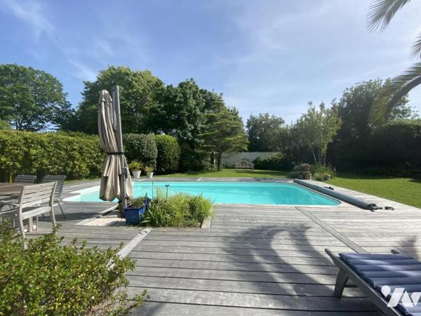 MAISON RECENTE AVEC PISCINE ET DEPENDANCE - SECTEUR KERDINIO