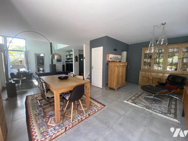 MAISON RECENTE AVEC PISCINE ET DEPENDANCE - SECTEUR KERDINIO