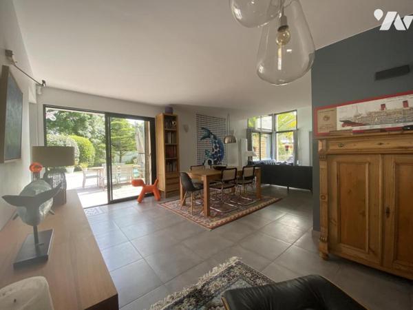 MAISON RECENTE AVEC PISCINE ET DEPENDANCE - SECTEUR KERDINIO