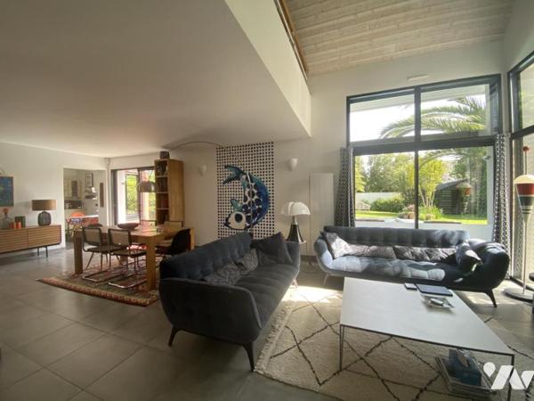 MAISON RECENTE AVEC PISCINE ET DEPENDANCE - SECTEUR KERDINIO
